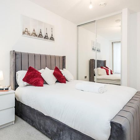 Deluxe Condo Beside 02 Arena And Central London Bagian luar foto